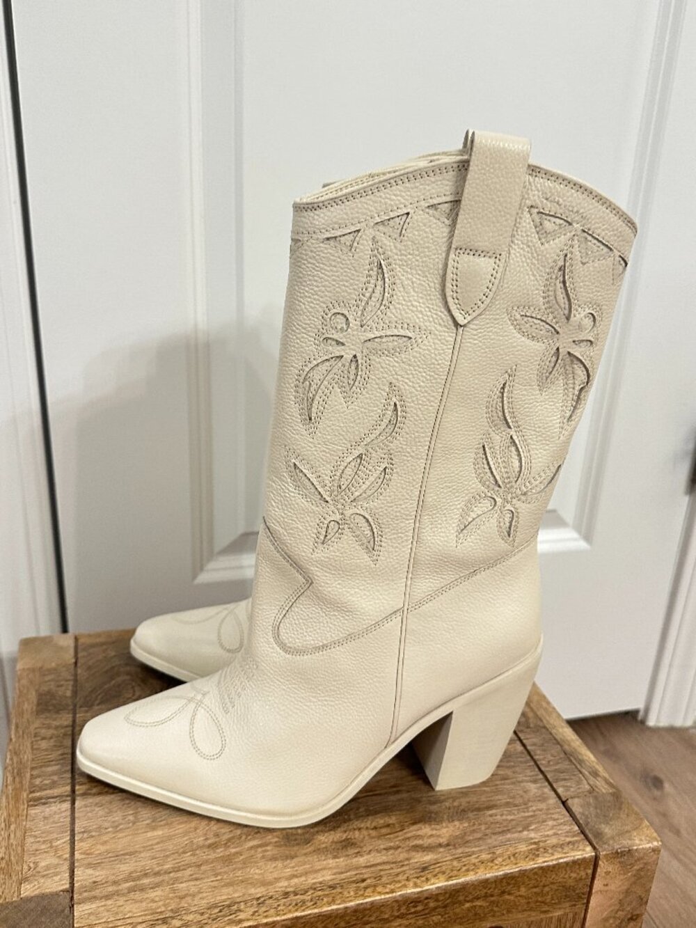 VINCE CAMUTO Alisah Square Toe Western Boot in Rich Cream Size US 9 - Picture 7 of 8